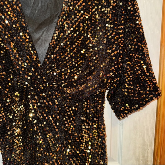 Boohoo Velvet Sequin Knot Front Mini Dress - Picture 4 of 8